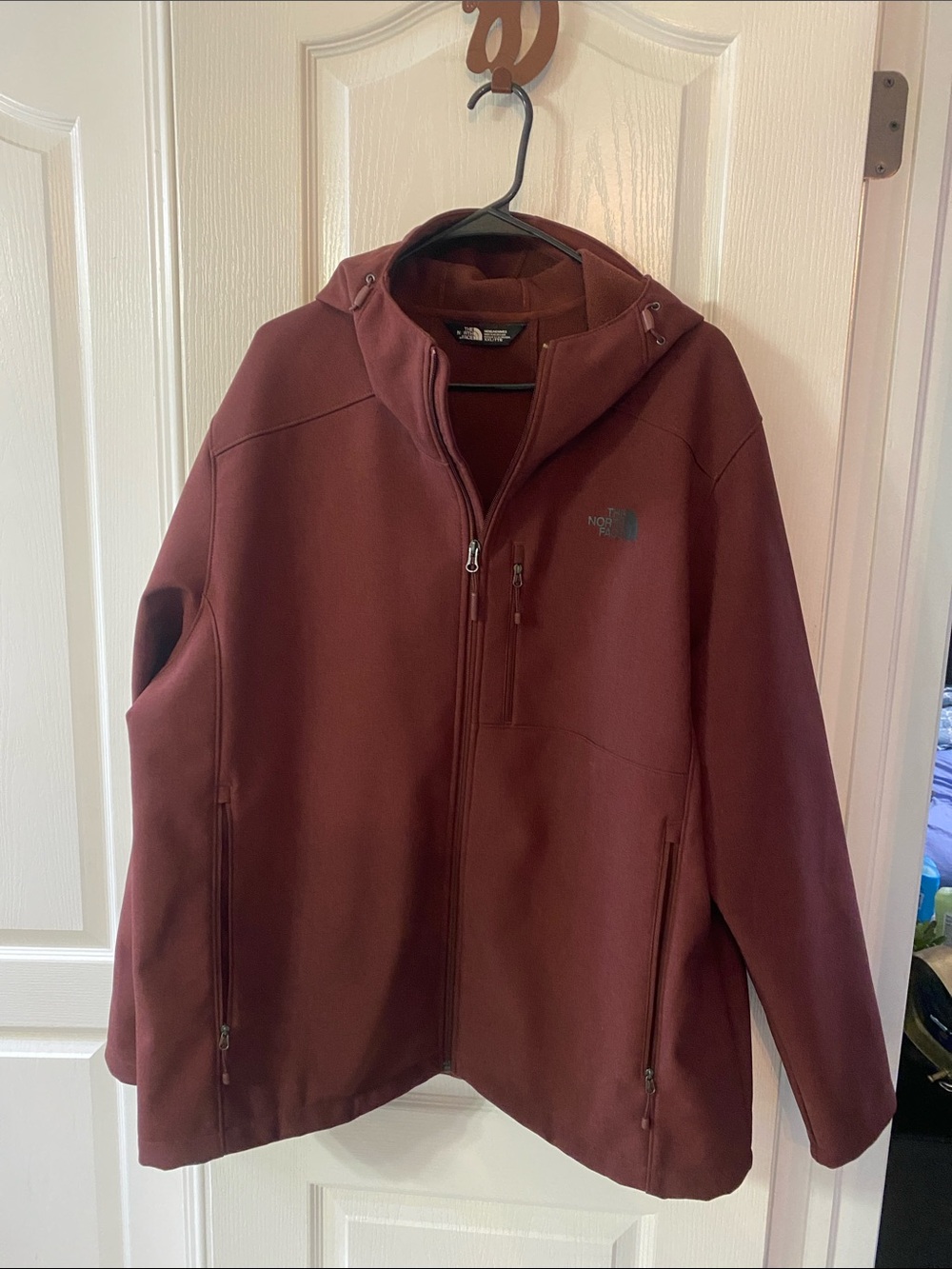 The North Face Men's Hooded Softshell Jacket - Maroon